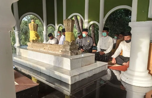 Sempena Hari Jadi ke-21 Kabupaten Siak, Pjs. Bupati Ziarah ke Makam Raja Kecik Yang Termasyur