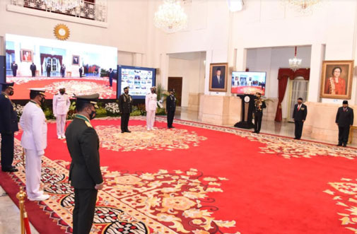 Presiden Joko Widodo Pimpin Upacara HUT Ke-75 TNI Di Istana Negara