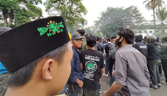 Santri Gabung Buruh di Bandung: Sedih Lihat Negeri Kayak Gini