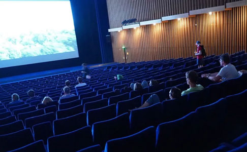 Usai Nonton di Bioskop, Disarankan Isolasi Mandiri 14 Hari