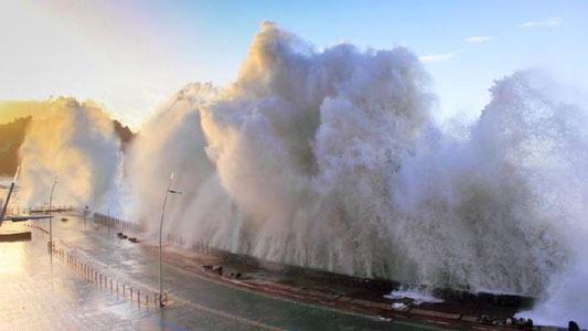 Ahli: Awas Gempa 8,9 Magnitudo dan Tsunami 10 Meter di Padang