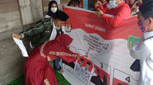 Paslon SUDIN Laksanakan Kampanye Dialogis di Teluk Pulau Tengah