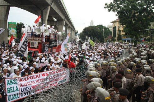 PAN dan PKS Pertanyakan Pembubaran FPI