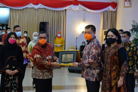 Wagubri Hadiri Malam Pengantar Tugas Komandan Lanud Roesmin Nurjadin