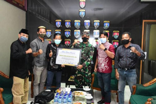 Danrem 031 Wirabima Terima Penghargaan Siber Riau Award 2020