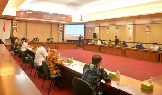 Plh Sekdaprov Riau Pimpin Pertemuan Bersama Tim Komite DPD RI