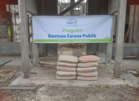 Rumah Yatim Berikan Bantuan Sarana Publik Mushola Nurul Hidayah dan Santunan Da’i Desa Pambang Pesisir Riau