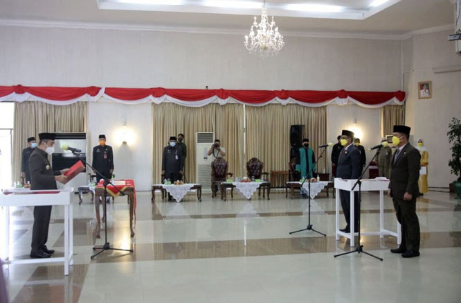 Gubernur Syamsuar Lantik dan Ambil Sumpah Kadishub dan Kepala BPBD Riau