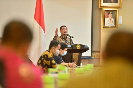 Asisten III Setdaprov Riau Buka Pembekalan Kepatuhan Standar Pelayanan Publik Sesuai UU No 25 Tahun 2009