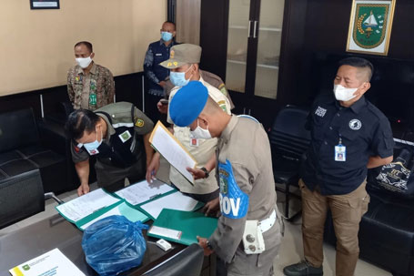 Cegah Klaster Perkantoran, Satuan Pol PP Riau Sidak Prokes COVID-19 dan Disiplin ASN