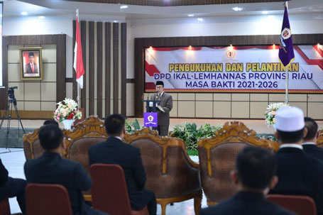 Hadiri Pelantikan Ikatan Keluarga Alumni Lemhannas, Ini Harapan Gubri