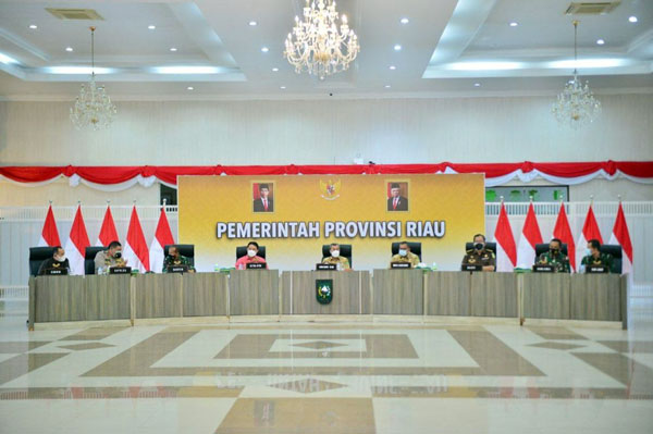 Gubri dan Wali Kota Pekanbaru Rakor Antisipasi Adanya PPKM Darurat