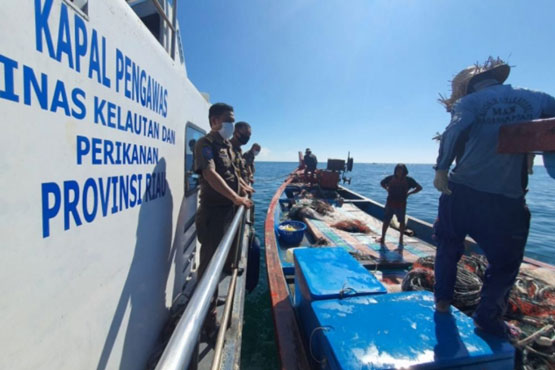 Tim Gabungan Tindak Kapal Gunakan Pukat Harimau di Perairan Riau