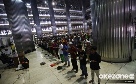 Makmum Masbuk Saat Sholat, Bagaimana Cara Mengikuti Imam?