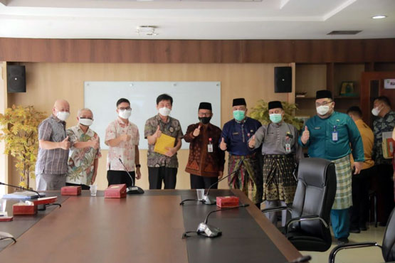 Bahas Bisnis Pengelolaan Limbah Sampah, Pj Sekdaprov Riau Terima Kunjungan Daechan Engineering & Construction