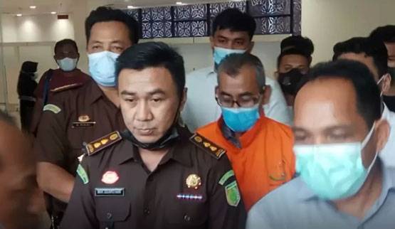 Kejati Riau Tahan Mantan Bupati Kuansing Mursini