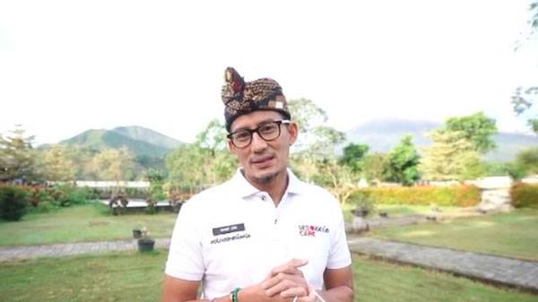 Sandiaga Sebar 1.000 Beasiswa untuk Anak Pedagang Kaki Lima