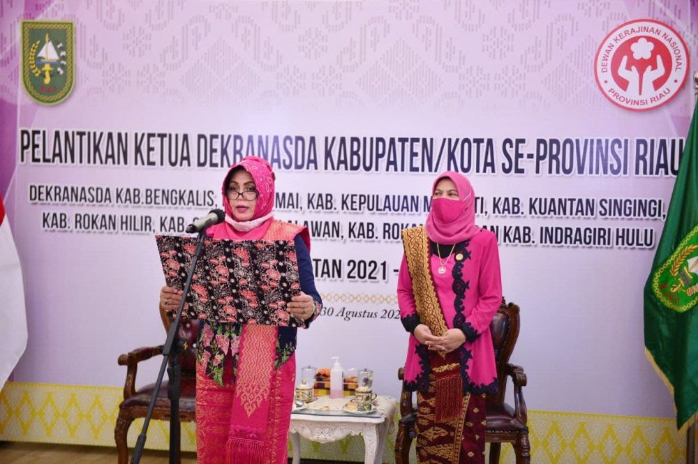 Ketua Dekranasda Riau Lantik 9 Ketua Dekranasda Kabupaten/Kota Masa Bakti 2021-2026