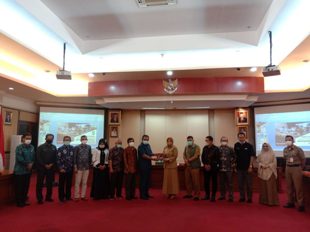 Asisten II Setdaprov Riau Terima Kunjungan Tim Komisi II DPRD Sumbar