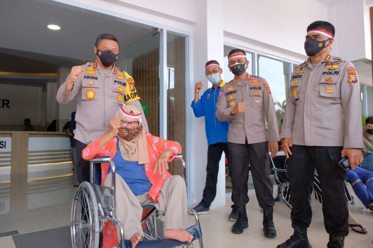 Sempena HUT RI ke-76, Polda Riau Layani Vaksinasi Warga Disabilitas dan Masyarakat Terluar