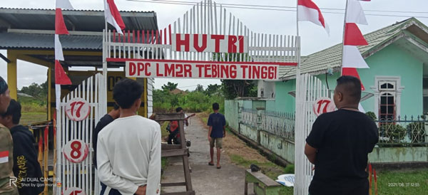 Sambut HUT RI Ke- 76 DPC LM2R Tebing Tinggi Meranti Hias Kampung