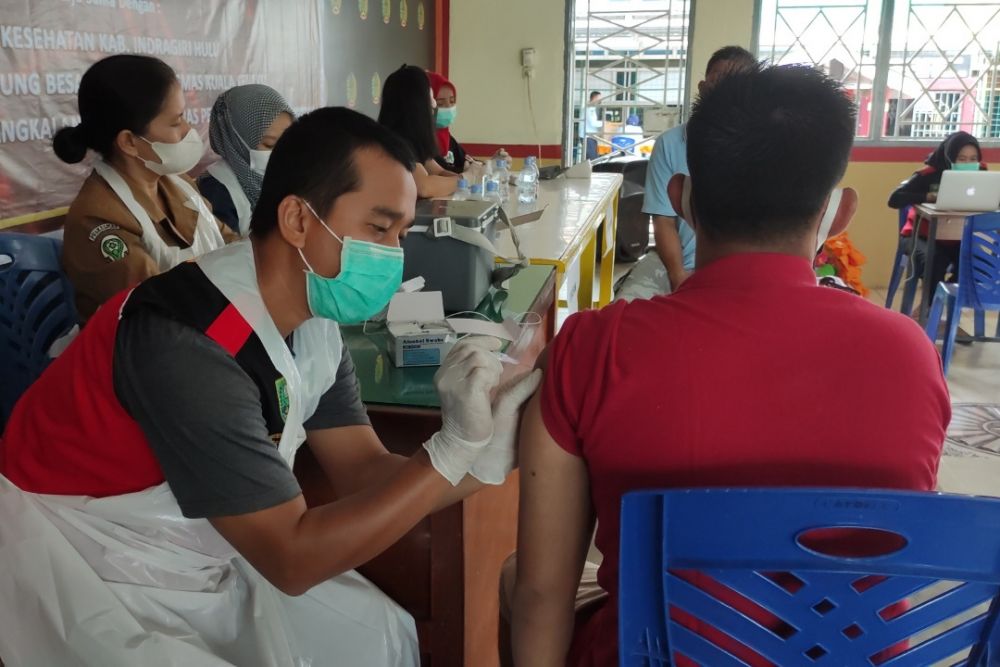 Hari Ini Sebanyak 250 Napi Rutan Rengat Terima Vaksin Pertama