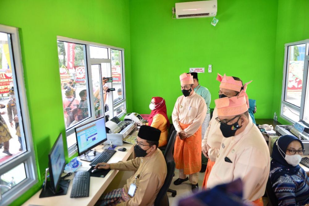 Siapkan Pelayanan Samsat Drive Thru di Daerah, Gubri Harap Dapat Beri Kemudahan Bagi Masyarakat