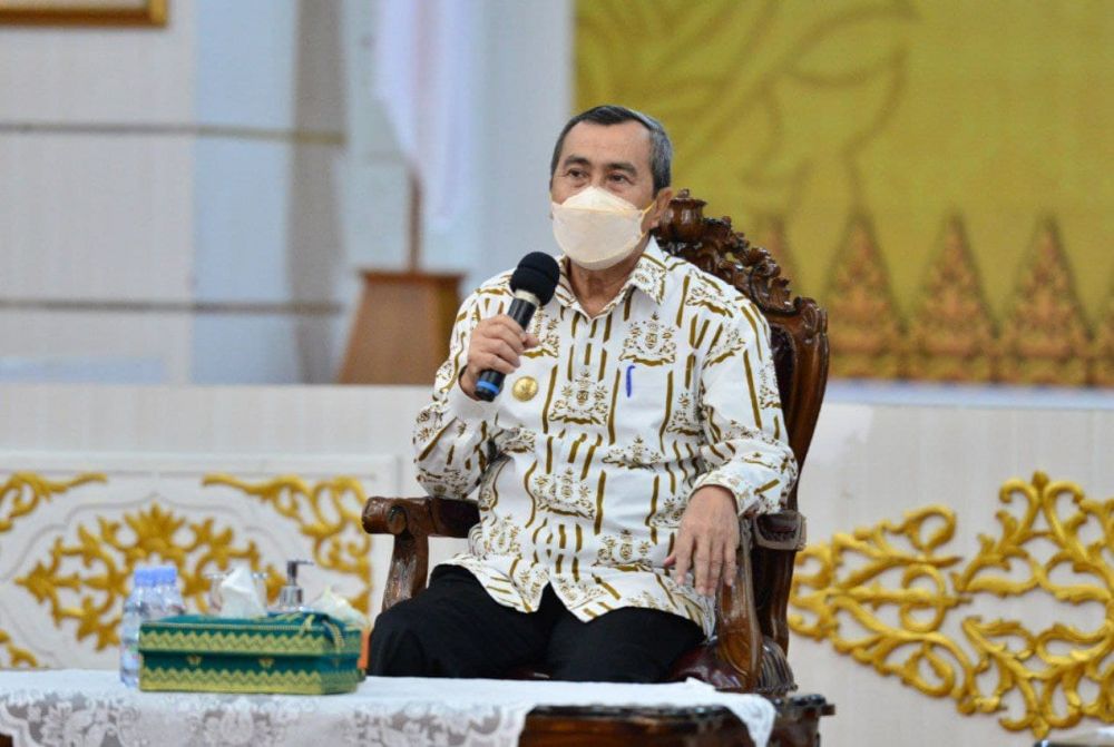 Meski Kasus COVID-19 Riau Turun, Gubri Ingatkan Daerah Siaga Tempat Isoter