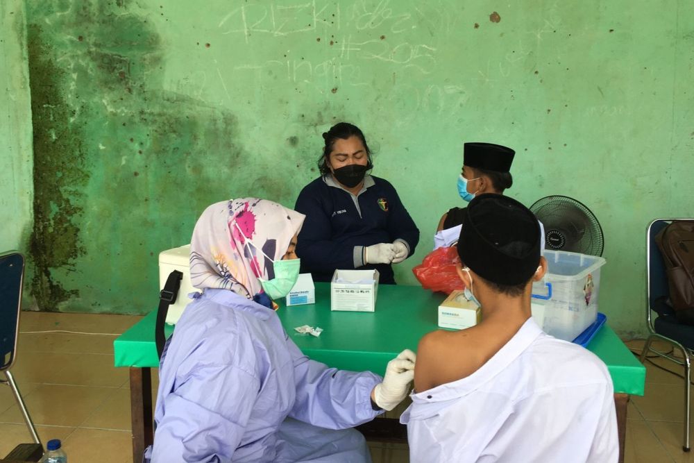 Santri dan Santriwati Pondok Pesantren Nurul Huda Al Islami Divaksin Tahap II