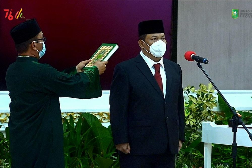 Lantik SF Hariyanto Sebagai Sekdaprov, Gubernur Riau Pesan Tingkatkan Target PAD