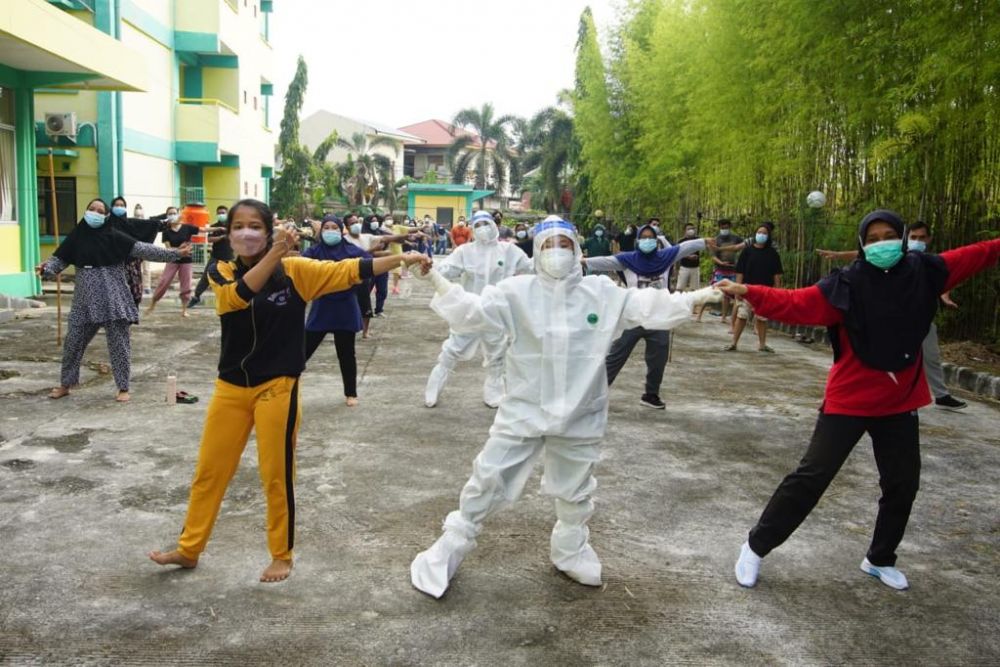 Sembuh dari COVID-19, Pasien Isolasi Apresiasi Pelayanan Nakes Asrama Haji