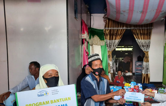 Rumah Yatim Berikan Santunan Peduli Sesama Untuk Keluarga Ega, Korban Kecelakaan Kapal Pongpong