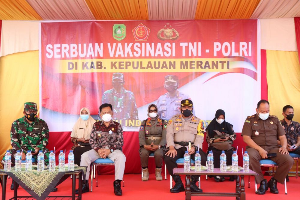 TNI-Polri di Meranti Terus Bergerak untuk Percepatan Vaksinasi COVID-19