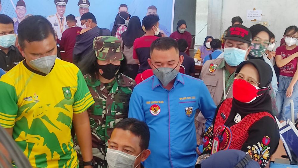 Kadiskes dan Kadispora Riau Hadiri Vaksinasi Massal DPD KNPI Riau
