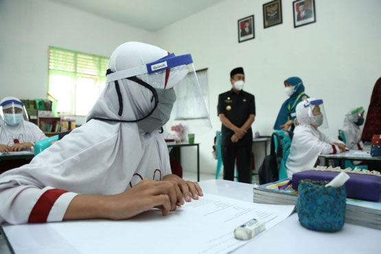Simak! Ini kata Gubri Terkait Sekolah Tatap Muka Terbatas