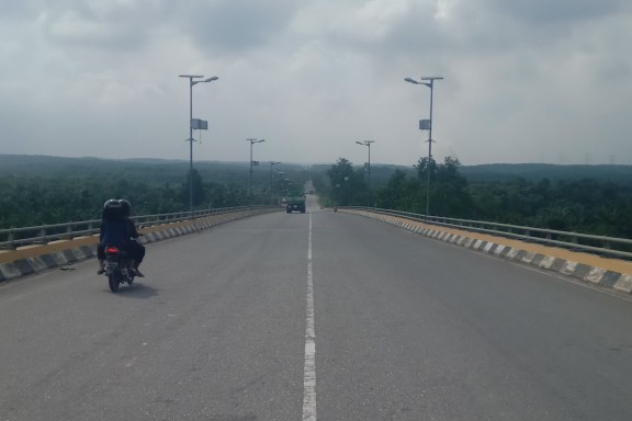 Selesai Diperbaiki, Jembatan Maredan Siak Bisa Dilintasi