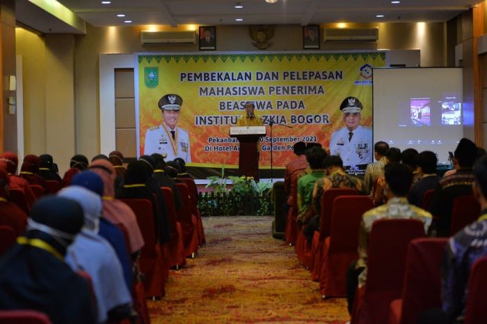 Gubri Hadiri Pelepasan Mahasiswa Penerima Beasiswa di Institut Tazkia Bogor