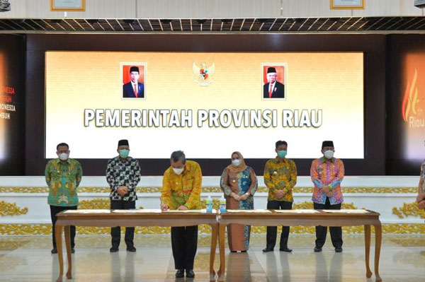Gubri Teken MoU Penunjukan Lembaga Independen Pelamparan WK Migas Rokan Riau