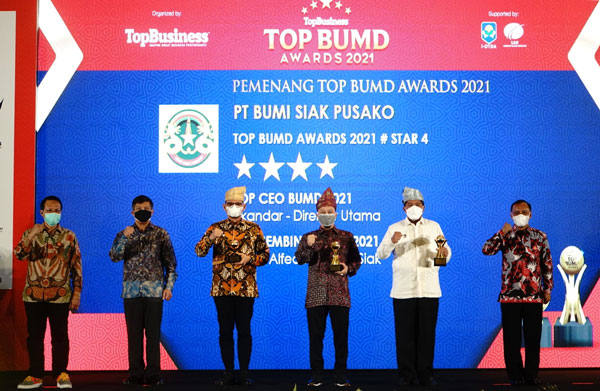 PT BSP Raih Tiga Penghargaan Top BUMD Awards