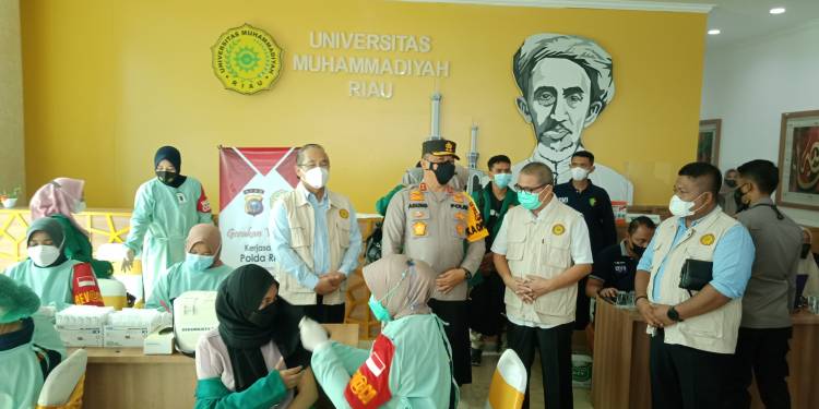 Kejar Percepatan Herd Immunity Dilingkungan Kampus, Polda Riau Gandeng UMRI Gelar Vaksinasi