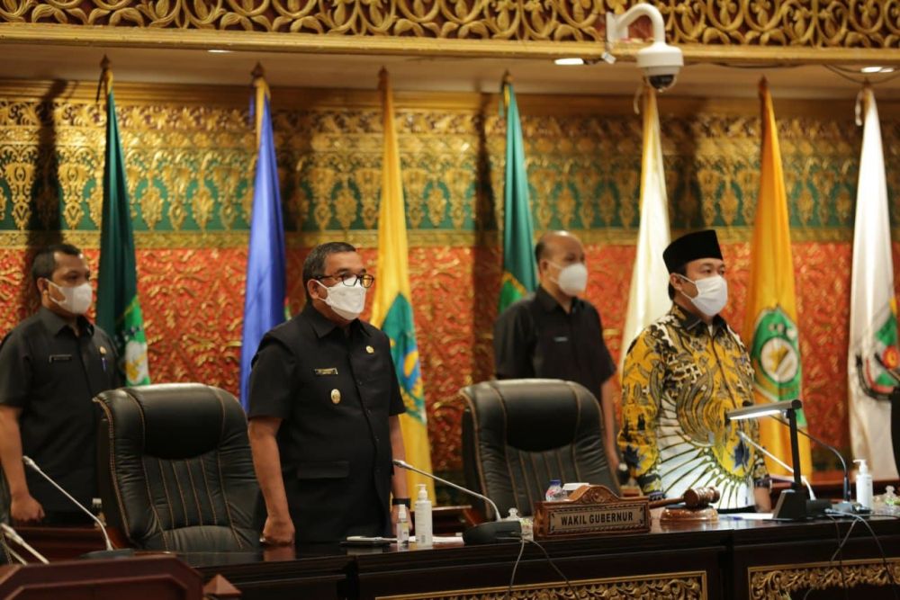 Wagubri Hadiri Rapat Paripurna DPRD Terkait Pandangan Umum Fraksi Tentang Ripaprov Riau