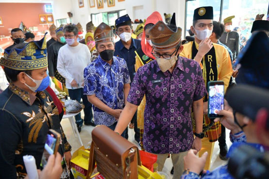 Menparekraf Kunjungi Gerai Sentra Budaya dan Ekonomi Kreatif Balai LAM Riau