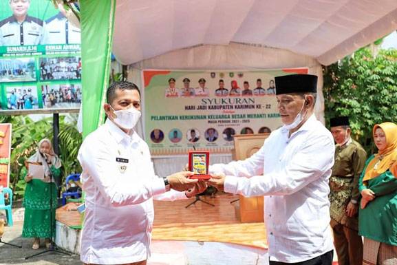 Bupati HM Adil Lantik dan Kukuhkan Kepengurusan KKBM Karimun Periode 2021-2025