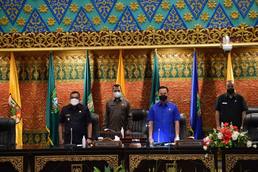 Wagubri Sampaikan Ranperda Perubahan Perda Nomor 19 Tahun 2018 ke DPRD Riau
