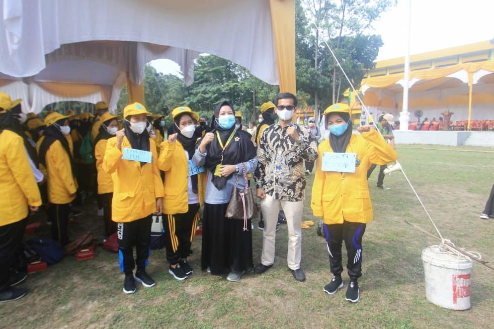 Mahasiswi Ini Rela Jauh-jauh Naik Kapal dari Pulau Anambas Demi Kuliah di Unilak