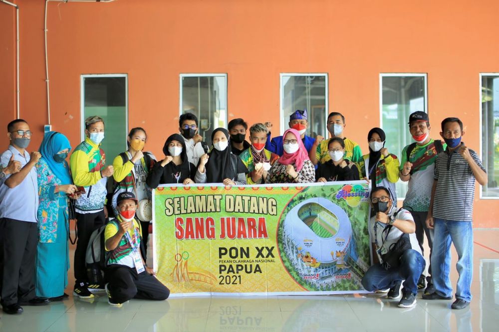 Raih 3 Emas pada PON Papua, Atlet Senam Riau Akhirnya Tiba di Pekanbaru
