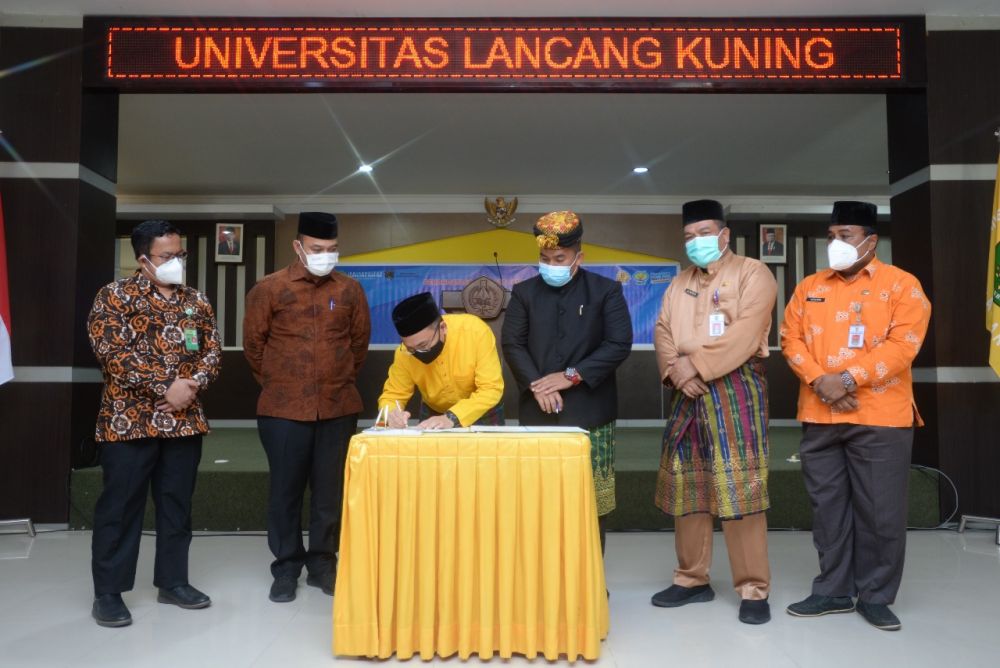 Lestarikan Hutan Adat, Unilak MoU dengan Ninik Mamak Kenegerian Kampa