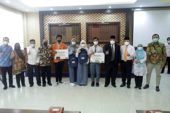 CSR PT RAPP Serahkan Beasiswa untuk 47 Pelajar di Kabupaten Siak