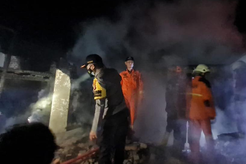 Kebakaran Terjadi di Perumahan Kubang Mas Permai Kampar, Begini penjelasannya