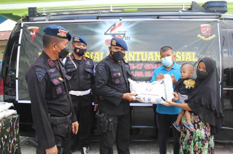 Peringati HUT Gegana ke-47, Detasemen Gegana Satbrimob Polda Riau Gelar Bakti Sosial